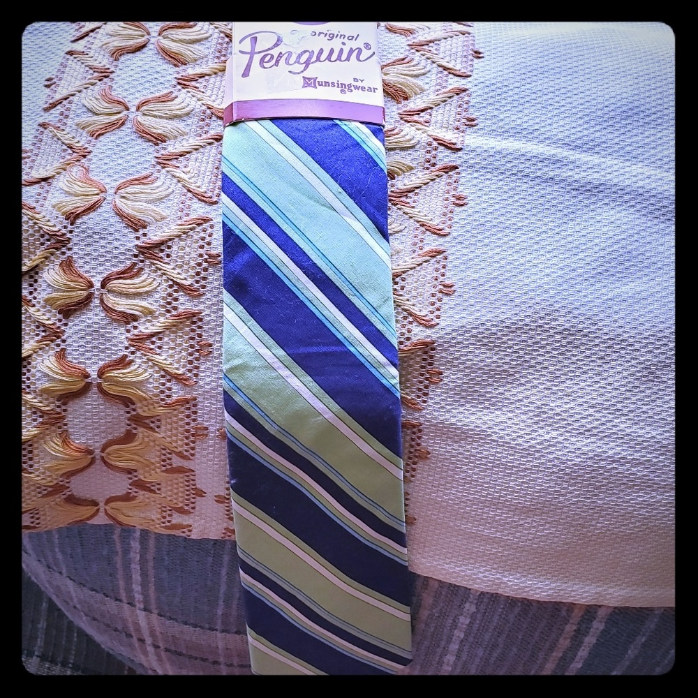 NWT original penguin tie